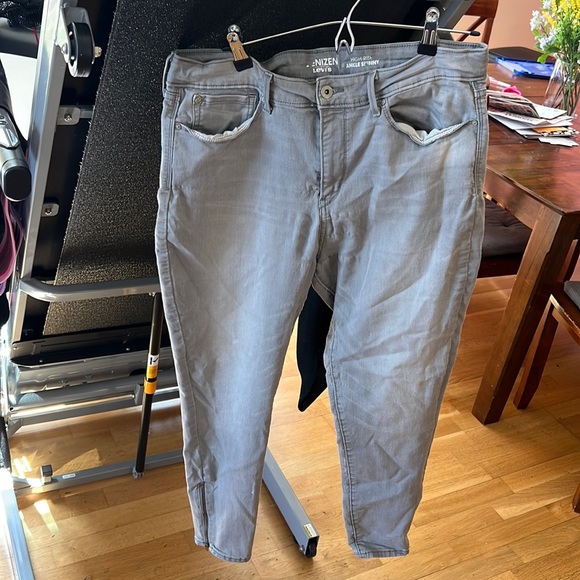 Vintage Levi Jeans - Picture 1 of 4
